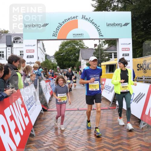 30.08.2026 - Blankeneser Heldenlauf Lena Gebhardt http://msf.ph/oto/10022079 30.08.2026 09:54:07 Ziel 1102, 1250, 1253, 1578, 1616, 1732 meine-sportfotos.de