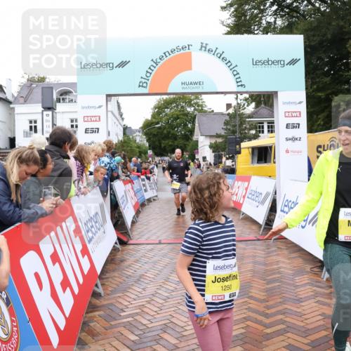 30.08.2026 - Blankeneser Heldenlauf Lena Gebhardt http://msf.ph/oto/10022085 30.08.2026 09:54:08 Ziel 1102, 1250, 1253, 1578, 1616, 1732 meine-sportfotos.de