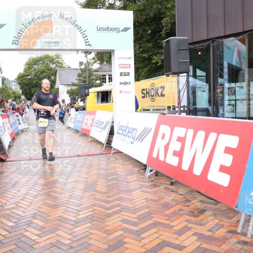 30.08.2026 - Blankeneser Heldenlauf Lena Gebhardt http://msf.ph/oto/10022090 30.08.2026 09:54:10 Ziel 1102, 1250, 1253, 1578, 1616, 1732 meine-sportfotos.de