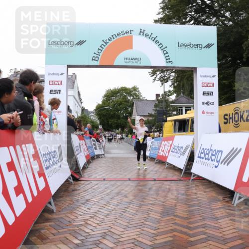 30.08.2026 - Blankeneser Heldenlauf Lena Gebhardt http://msf.ph/oto/10022092 30.08.2026 09:54:29 Ziel 1217, 1387 meine-sportfotos.de