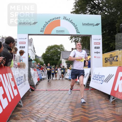 30.08.2026 - Blankeneser Heldenlauf Lena Gebhardt http://msf.ph/oto/10022121 30.08.2026 09:54:41 Ziel 1223, 1463, 1464, 1465, 1466, 1467, 1687 meine-sportfotos.de