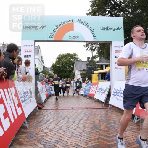 30.08.2026 - Blankeneser Heldenlauf Lena Gebhardt http://msf.ph/oto/10022125 30.08.2026 09:54:41 Ziel 1223, 1463, 1464, 1465, 1466, 1467, 1687 meine-sportfotos.de