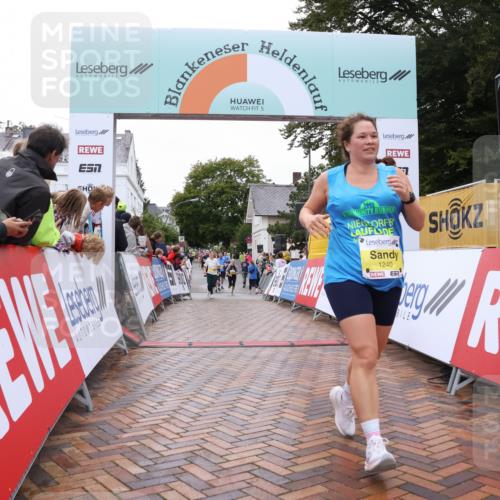 30.08.2026 - Blankeneser Heldenlauf Lena Gebhardt http://msf.ph/oto/10022206 30.08.2026 09:55:01 Ziel 1240, 1318, 1477, 1622 meine-sportfotos.de