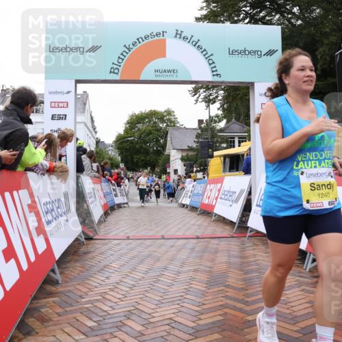 30.08.2026 - Blankeneser Heldenlauf Lena Gebhardt http://msf.ph/oto/10022208 30.08.2026 09:55:02 Ziel 1240, 1318, 1391, 1477, 1622 meine-sportfotos.de