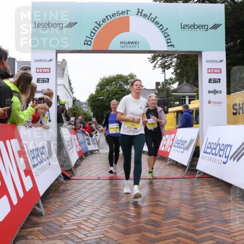 30.08.2026 - Blankeneser Heldenlauf Lena Gebhardt http://msf.ph/oto/10022216 30.08.2026 09:55:08 Ziel 1067, 1068, 1069, 1135, 1222, 1364, 1391 meine-sportfotos.de
