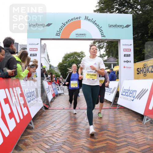 30.08.2026 - Blankeneser Heldenlauf Lena Gebhardt http://msf.ph/oto/10022218 30.08.2026 09:55:08 Ziel 1067, 1068, 1069, 1135, 1222, 1364, 1391 meine-sportfotos.de