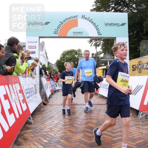 30.08.2026 - Blankeneser Heldenlauf Lena Gebhardt http://msf.ph/oto/10022234 30.08.2026 09:55:11 Ziel 1067, 1068, 1069, 1135, 1222, 1364, 1391, 1446 meine-sportfotos.de