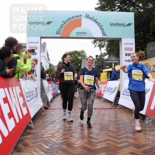 30.08.2026 - Blankeneser Heldenlauf Lena Gebhardt http://msf.ph/oto/10022260 30.08.2026 09:55:19 Ziel 1072, 1111, 1157, 1222, 1290, 1339, 1352, 1424, 1446, 1472, 1712 meine-sportfotos.de