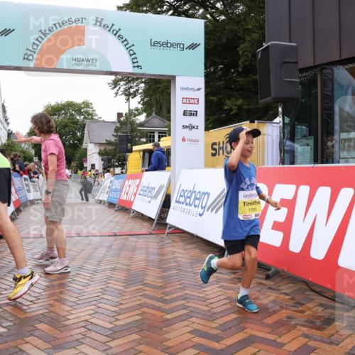 30.08.2026 - Blankeneser Heldenlauf Lena Gebhardt http://msf.ph/oto/10022315 30.08.2026 09:55:34 Ziel 1013, 1399, 1482, 1489 meine-sportfotos.de