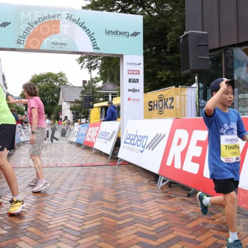 30.08.2026 - Blankeneser Heldenlauf Lena Gebhardt http://msf.ph/oto/10022318 30.08.2026 09:55:35 Ziel 1013, 1399, 1482, 1489 meine-sportfotos.de