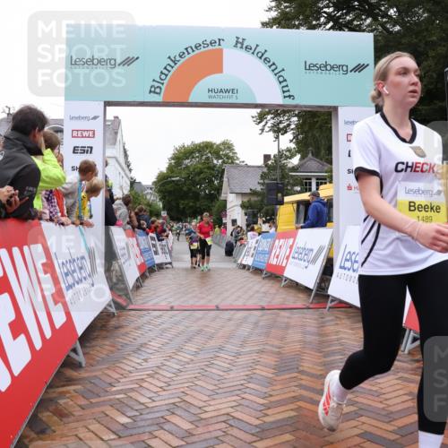 30.08.2026 - Blankeneser Heldenlauf Lena Gebhardt http://msf.ph/oto/10022335 30.08.2026 09:55:41 Ziel 1043, 1399, 1489, 1761 meine-sportfotos.de