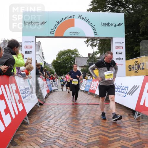 30.08.2026 - Blankeneser Heldenlauf Lena Gebhardt http://msf.ph/oto/10022357 30.08.2026 09:55:51 Ziel 1043, 1077, 1351, 1528, 1532, 1533, 1628, 1642, 1746, 1761 meine-sportfotos.de
