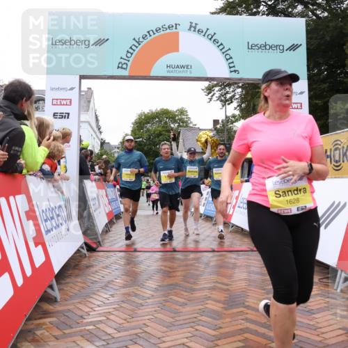 30.08.2026 - Blankeneser Heldenlauf Lena Gebhardt http://msf.ph/oto/10022372 30.08.2026 09:55:55 Ziel 1077, 1351, 1528, 1532, 1533, 1628, 1642, 1746 meine-sportfotos.de