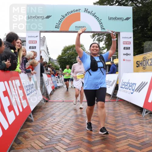 30.08.2026 - Blankeneser Heldenlauf Lena Gebhardt http://msf.ph/oto/10022430 30.08.2026 09:56:09 Ziel 1060, 1104, 1108, 1170, 1590, 1654, 1655, 1739 meine-sportfotos.de
