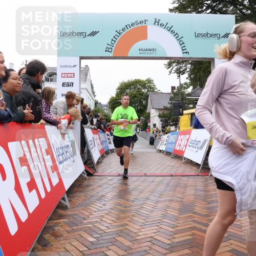 30.08.2026 - Blankeneser Heldenlauf Lena Gebhardt http://msf.ph/oto/10022440 30.08.2026 09:56:11 Ziel 1060, 1104, 1108, 1170, 1246, 1590, 1739 meine-sportfotos.de
