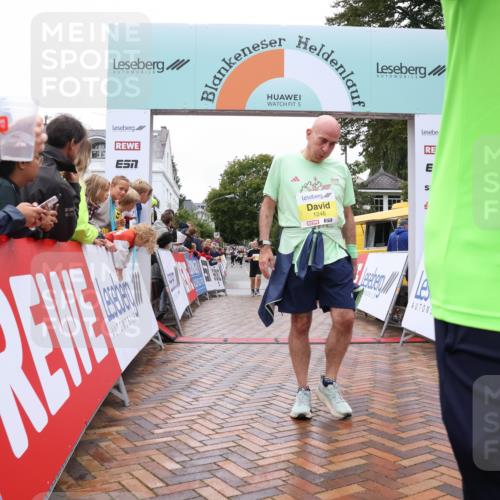 30.08.2026 - Blankeneser Heldenlauf Lena Gebhardt http://msf.ph/oto/10022454 30.08.2026 09:56:16 Ziel 1060, 1104, 1160, 1246, 1739 meine-sportfotos.de