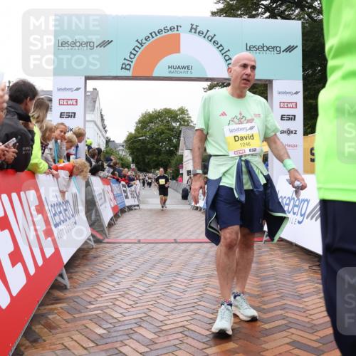 30.08.2026 - Blankeneser Heldenlauf Lena Gebhardt http://msf.ph/oto/10022455 30.08.2026 09:56:17 Ziel 1104, 1160, 1236, 1246 meine-sportfotos.de
