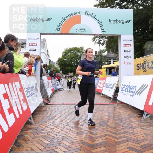 30.08.2026 - Blankeneser Heldenlauf Lena Gebhardt http://msf.ph/oto/10022484 30.08.2026 09:56:30 Ziel 1309, 1345, 1378 meine-sportfotos.de