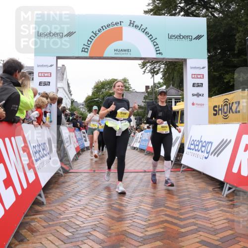 30.08.2026 - Blankeneser Heldenlauf Lena Gebhardt http://msf.ph/oto/10022496 30.08.2026 09:56:36 Ziel 1011, 1029, 1078, 1178, 1235, 1309, 1345, 1378, 1448 meine-sportfotos.de