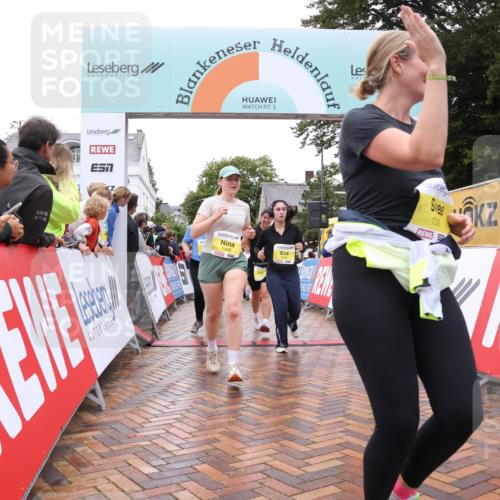 30.08.2026 - Blankeneser Heldenlauf Lena Gebhardt http://msf.ph/oto/10022501 30.08.2026 09:56:37 Ziel 1011, 1029, 1078, 1178, 1235, 1272, 1309, 1345, 1378, 1389, 1448 meine-sportfotos.de