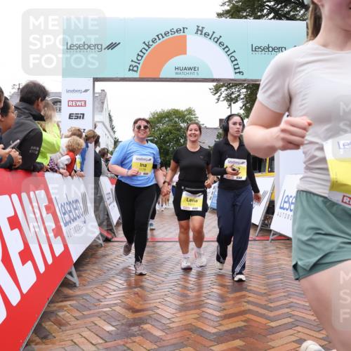 30.08.2026 - Blankeneser Heldenlauf Lena Gebhardt http://msf.ph/oto/10022507 30.08.2026 09:56:38 Ziel 1011, 1029, 1078, 1178, 1235, 1272, 1309, 1378, 1389, 1448 meine-sportfotos.de