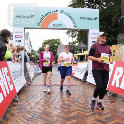 30.08.2026 - Blankeneser Heldenlauf Lena Gebhardt http://msf.ph/oto/10022524 30.08.2026 09:56:42 Ziel 1011, 1029, 1078, 1178, 1235, 1272, 1282, 1309, 1378, 1389, 1448 meine-sportfotos.de