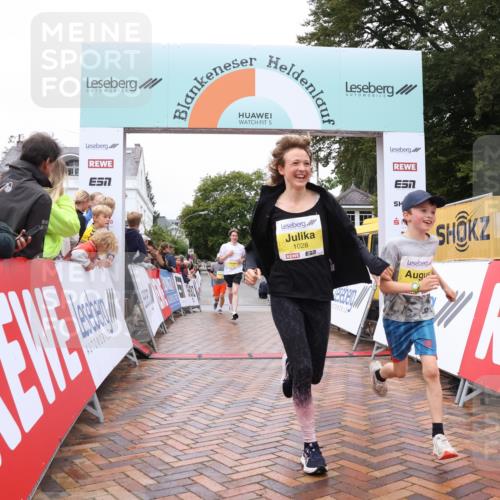 30.08.2026 - Blankeneser Heldenlauf Lena Gebhardt http://msf.ph/oto/10022542 30.08.2026 09:57:21 Ziel 1028, 1321, 1377, 1520 meine-sportfotos.de