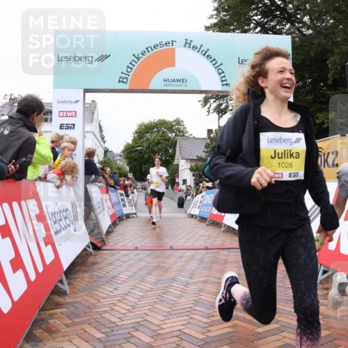 30.08.2026 - Blankeneser Heldenlauf Lena Gebhardt http://msf.ph/oto/10022544 30.08.2026 09:57:22 Ziel 1028, 1296, 1321, 1377, 1520 meine-sportfotos.de