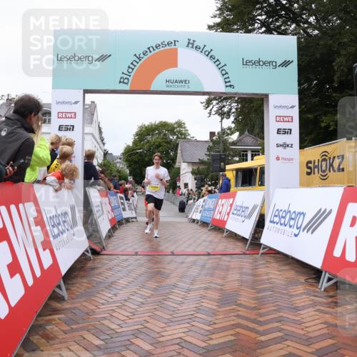 30.08.2026 - Blankeneser Heldenlauf Lena Gebhardt http://msf.ph/oto/10022546 30.08.2026 09:57:22 Ziel 1028, 1296, 1321, 1377, 1520 meine-sportfotos.de