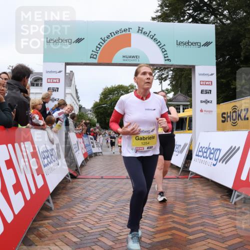 30.08.2026 - Blankeneser Heldenlauf Lena Gebhardt http://msf.ph/oto/10022587 30.08.2026 09:57:40 Ziel 1080, 1082, 1254, 1524 meine-sportfotos.de