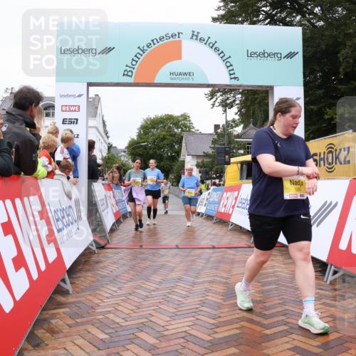 30.08.2026 - Blankeneser Heldenlauf Lena Gebhardt http://msf.ph/oto/10022609 30.08.2026 09:57:49 Ziel 1260, 1610, 1611, 1641, 1685 meine-sportfotos.de