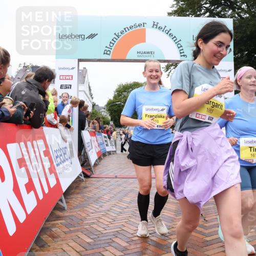 30.08.2026 - Blankeneser Heldenlauf Lena Gebhardt http://msf.ph/oto/10022622 30.08.2026 09:57:52 Ziel 1260, 1610, 1611, 1641, 1685, 1775 meine-sportfotos.de