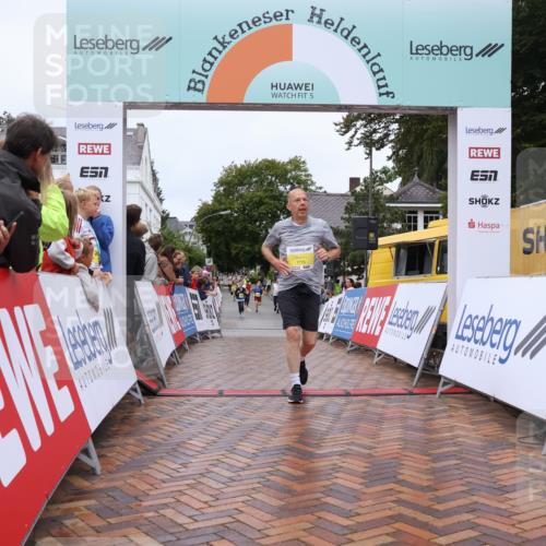 30.08.2026 - Blankeneser Heldenlauf Lena Gebhardt http://msf.ph/oto/10022632 30.08.2026 09:57:56 Ziel 1610, 1611, 1685, 1775 meine-sportfotos.de