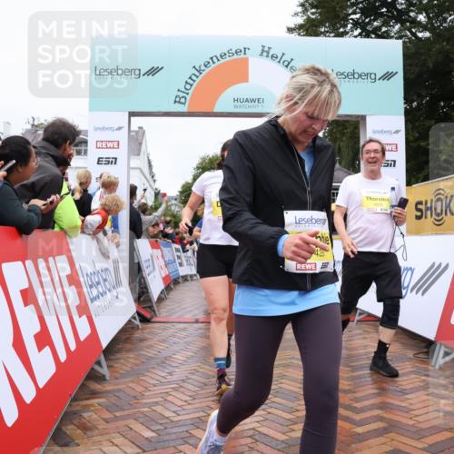 30.08.2026 - Blankeneser Heldenlauf Lena Gebhardt http://msf.ph/oto/10022668 30.08.2026 09:58:09 Ziel 1262, 1263, 1392, 1435, 1541, 1619, 1620, 1704 meine-sportfotos.de