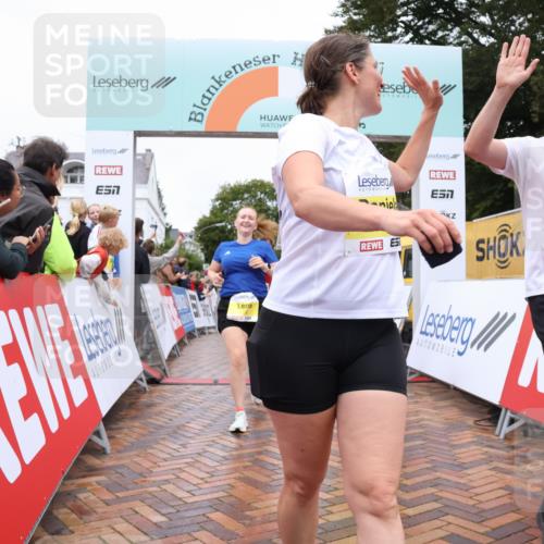 30.08.2026 - Blankeneser Heldenlauf Lena Gebhardt http://msf.ph/oto/10022675 30.08.2026 09:58:10 Ziel 1262, 1263, 1392, 1435, 1541, 1619, 1620, 1704 meine-sportfotos.de