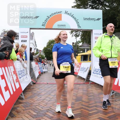 30.08.2026 - Blankeneser Heldenlauf Lena Gebhardt http://msf.ph/oto/10022681 30.08.2026 09:58:11 Ziel 1262, 1263, 1392, 1435, 1541, 1619, 1620, 1704 meine-sportfotos.de