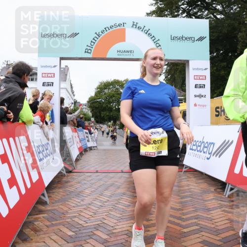 30.08.2026 - Blankeneser Heldenlauf Lena Gebhardt http://msf.ph/oto/10022683 30.08.2026 09:58:12 Ziel 1262, 1263, 1435, 1541, 1619, 1620, 1704 meine-sportfotos.de