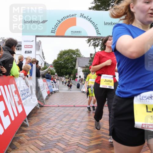 30.08.2026 - Blankeneser Heldenlauf Lena Gebhardt http://msf.ph/oto/10022688 30.08.2026 09:58:13 Ziel 1262, 1263, 1435, 1541, 1619, 1620, 1704 meine-sportfotos.de