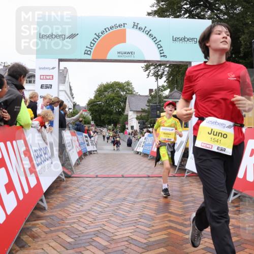 30.08.2026 - Blankeneser Heldenlauf Lena Gebhardt http://msf.ph/oto/10022690 30.08.2026 09:58:13 Ziel 1262, 1263, 1435, 1541, 1619, 1620, 1704 meine-sportfotos.de