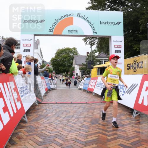 30.08.2026 - Blankeneser Heldenlauf Lena Gebhardt http://msf.ph/oto/10022693 30.08.2026 09:58:13 Ziel 1262, 1263, 1435, 1541, 1619, 1620, 1704 meine-sportfotos.de