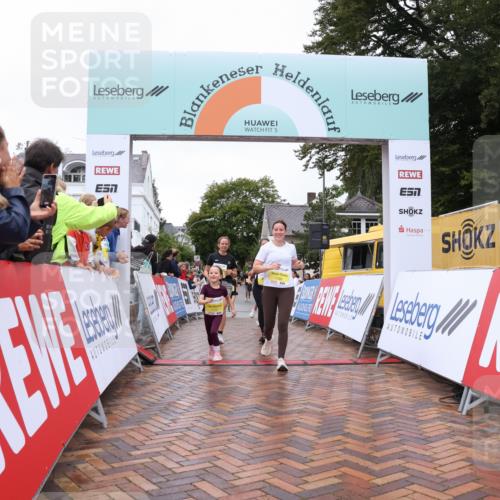 30.08.2026 - Blankeneser Heldenlauf Lena Gebhardt http://msf.ph/oto/10022707 30.08.2026 09:58:44 Ziel 1180, 1242, 1251, 1452, 1757 meine-sportfotos.de