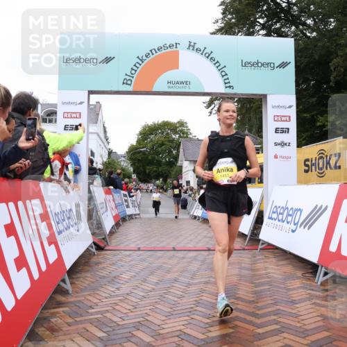 30.08.2026 - Blankeneser Heldenlauf Lena Gebhardt http://msf.ph/oto/10022734 30.08.2026 09:58:50 Ziel 1180, 1242, 1251, 1451, 1452, 1757 meine-sportfotos.de