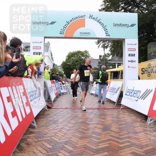 30.08.2026 - Blankeneser Heldenlauf Lena Gebhardt http://msf.ph/oto/10022741 30.08.2026 09:58:56 Ziel 1089, 1203, 1451 meine-sportfotos.de