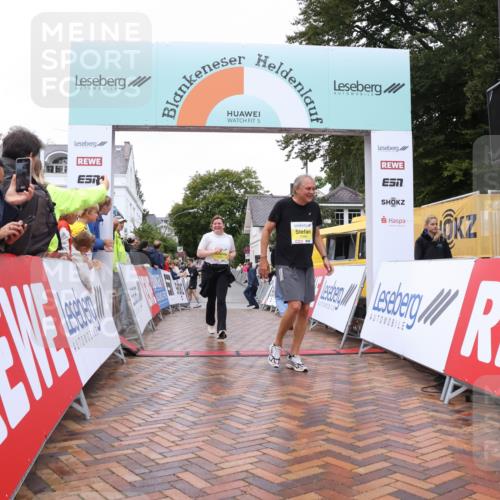 30.08.2026 - Blankeneser Heldenlauf Lena Gebhardt http://msf.ph/oto/10022743 30.08.2026 09:58:56 Ziel 1089, 1203, 1451 meine-sportfotos.de