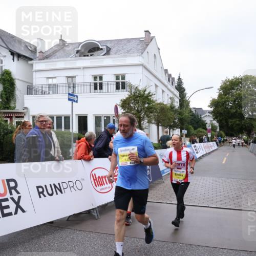 30.08.2026 - Blankeneser Heldenlauf Lena Gebhardt http://msf.ph/oto/10022781 30.08.2026 09:59:16 Ziel 1054, 1790, 1791, 1792, 1793 meine-sportfotos.de