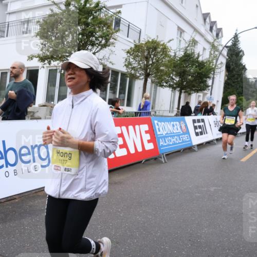 30.08.2026 - Blankeneser Heldenlauf Lena Gebhardt http://msf.ph/oto/10022785 30.08.2026 09:59:31 Ziel 1326, 1560, 1561 meine-sportfotos.de