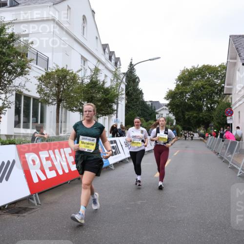 30.08.2026 - Blankeneser Heldenlauf Lena Gebhardt http://msf.ph/oto/10022787 30.08.2026 09:59:33 Ziel 1560, 1561 meine-sportfotos.de