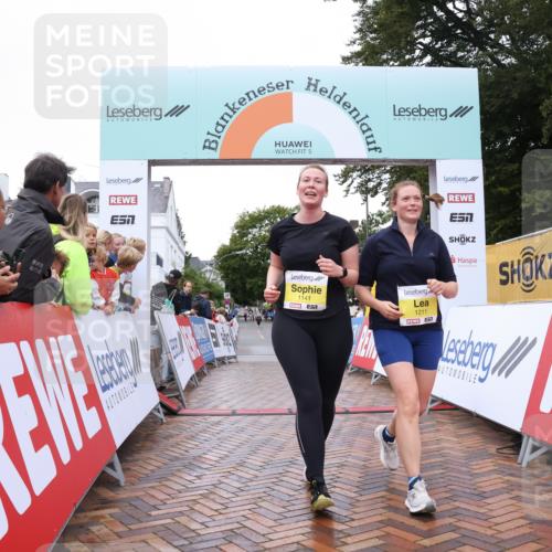 30.08.2026 - Blankeneser Heldenlauf Lena Gebhardt http://msf.ph/oto/10022801 30.08.2026 10:00:05 Ziel 1141, 1211, 1438 meine-sportfotos.de