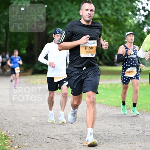 30.08.2026 - Blankeneser Heldenlauf Dr. Thomas Lammeyer http://msf.ph/oto/10025893 30.08.2026 10:30:11 Laufen 2382, 517, 2384, 7 meine-sportfotos.de