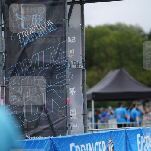 30.08.2026 - Elbe Triathlon Hamburg LAZAROV Photography http://msf.ph/oto/10026702 30.08.2026 09:54:48 Ziel  meine-sportfotos.de